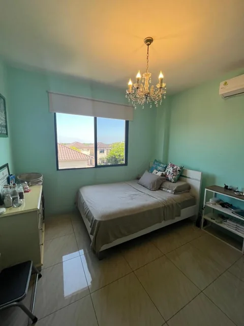 Casa Esquinera en Venta en La Urbanizacion Bosques de La Costa - Via La Costa, Guayas — imagen 4