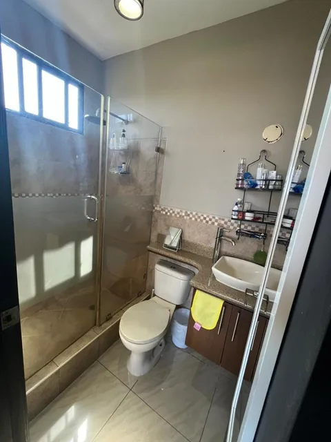 Casa Esquinera en Venta en La Urbanizacion Bosques de La Costa - Via La Costa, Guayas — imagen 3