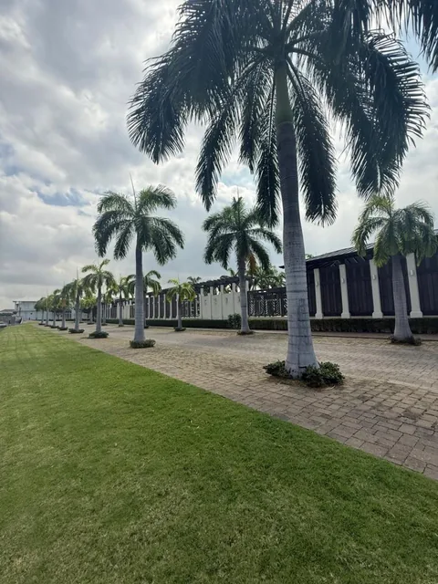 Lagos de Batan Terreno en Venta, Esquinero Frente Al Área Verde, Guayas — imagen 3