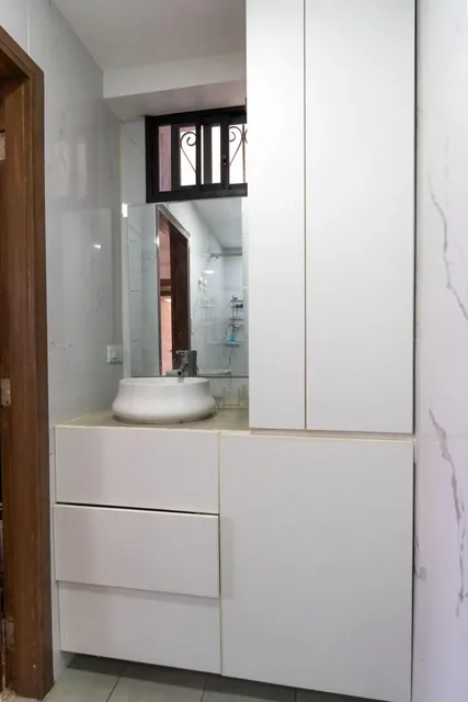 Departamento en Venta de 4 Habitaciones, Edificio Silco, Ceibos, Guayas — imagen 2