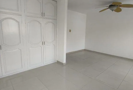 Venta de Casa Urdenor 1: Comodidad y Exclusividad, Guayas — imagen 4