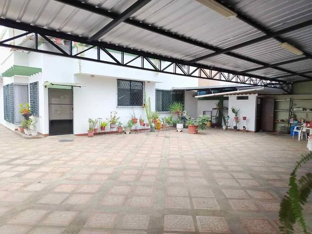 Casa Amplia de Venta en Portoviejo Los Mangos R/p, Manabí — imagen 5