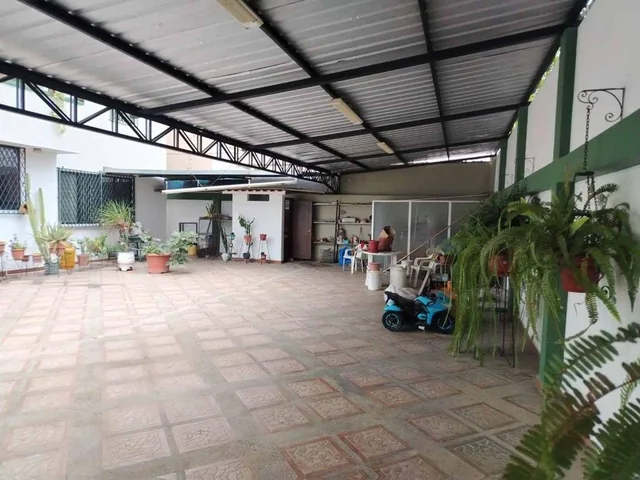 Casa Amplia de Venta en Portoviejo Los Mangos R/p, Manabí — imagen 4