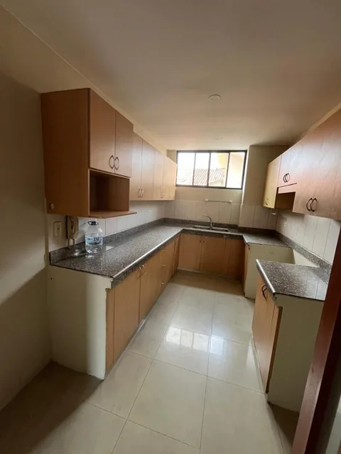 Departamento en Venta en La Urb Santa Cecilia - Ceibos, Guayas — imagen 2