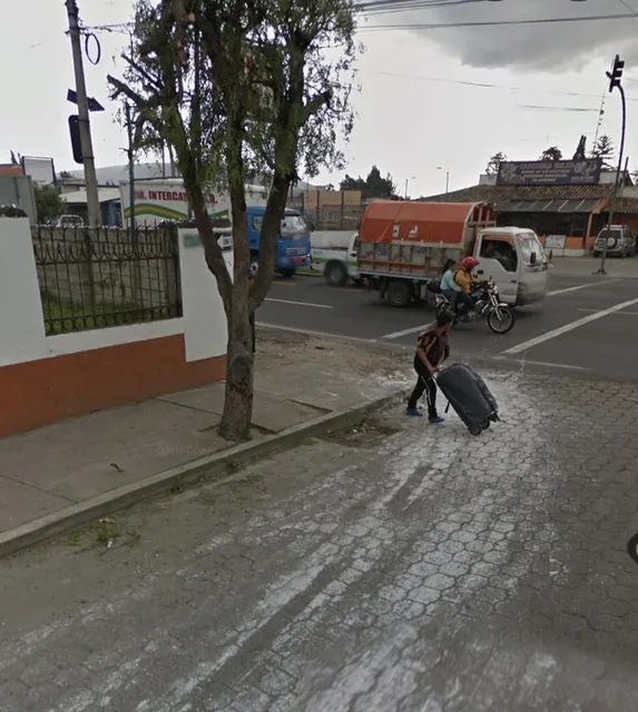 Terreno Totalmente Plano y Comercial, Directo a La E35, Centro — imagen 2