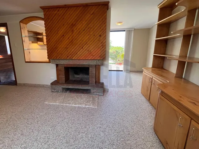 Venta o Renta Casa en Cumbayá Urbanización Miravalle 2, 4 Dorm.. Precio Oportunidad $425.000 — imagen 2