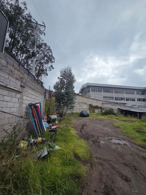 Terreno 1.250 m² Carcelén Industrial con Departamentos y Galpón $230k Negociable — imagen 2