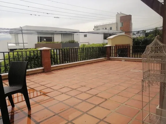 Se Vende Departamento Amplio, Urbanización de Miravalle — imagen 5