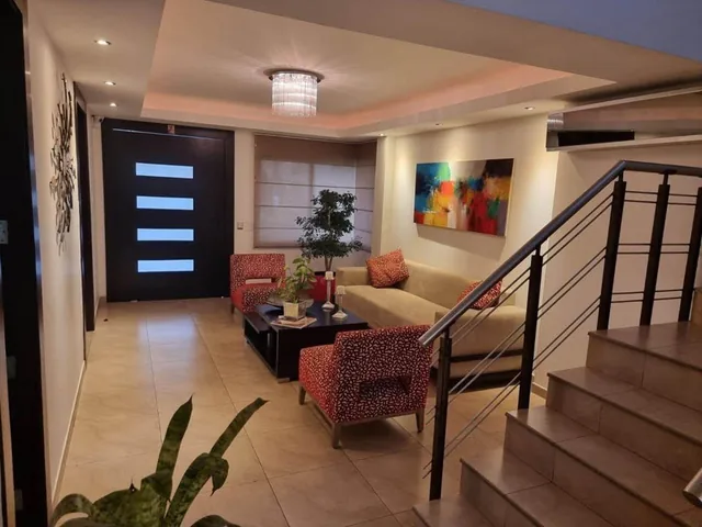 Ciudad Celeste - Amplia Casa con Piscina en Venta, Guayas — imagen 4