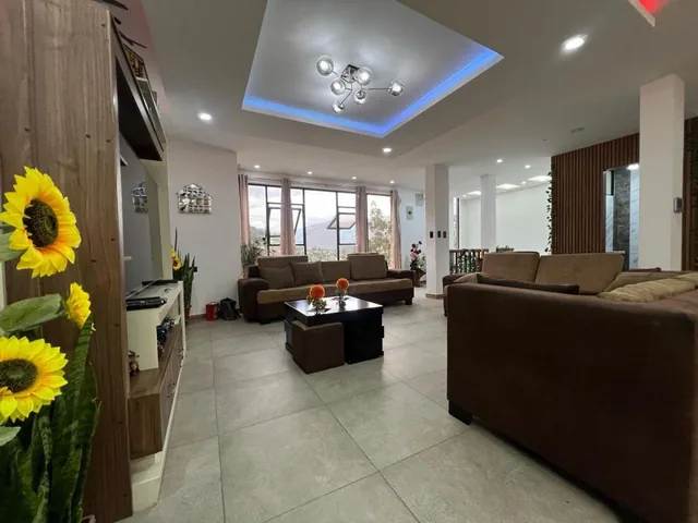 De Oportunidad Propiedad en Venta Tres Pisos 498 m² - Gualaceo, Azuay — imagen 2