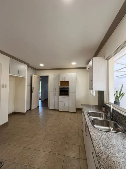 Casa Al Lago de Venta en Samborondón - Km. 6.5 urb. Lago Sol, Guayas — imagen 2