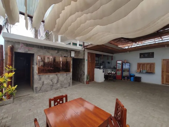 Casa Comercial Frente Al Mar de Venta en Crucita, Manabí — imagen 5