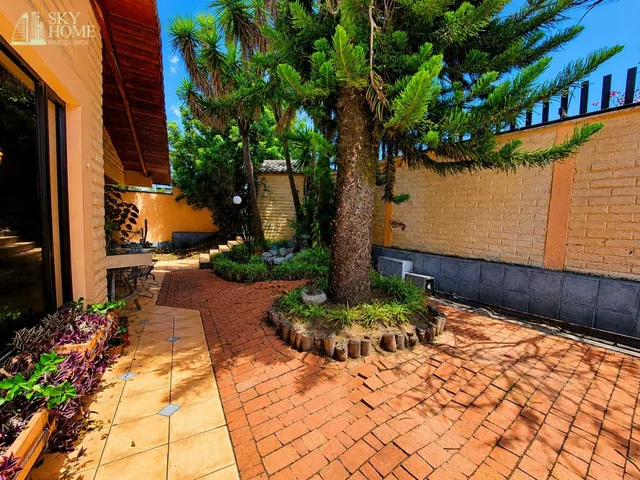 Venta Casa Amplia en Cumbayá - La Primavera — imagen 2