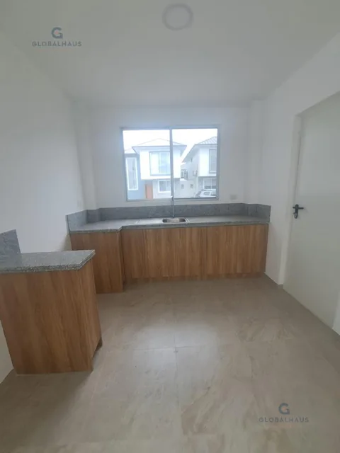 Venta de Casa en Urbanización Vistana con 3 Habitaciones. m. N, Guayas — imagen 3