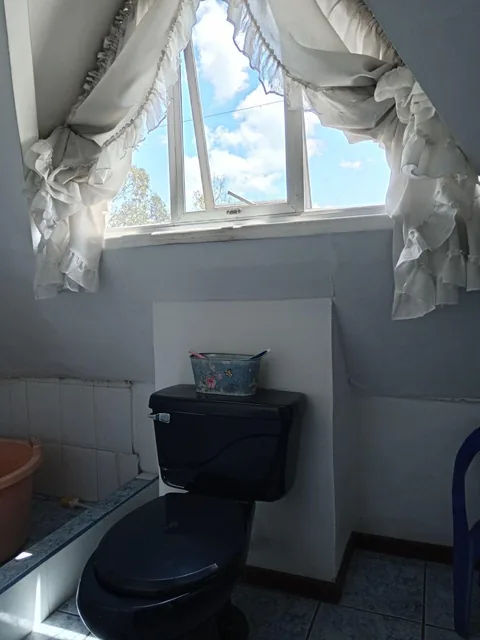 Casa con 200 m² Terreno, 4 Recámaras en Venta, La Armenia — imagen 2