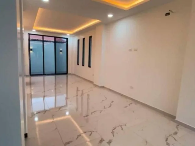 Casa en Venta, Urbanización San Antonio, Samborondón Ingg, Guayas — imagen 2