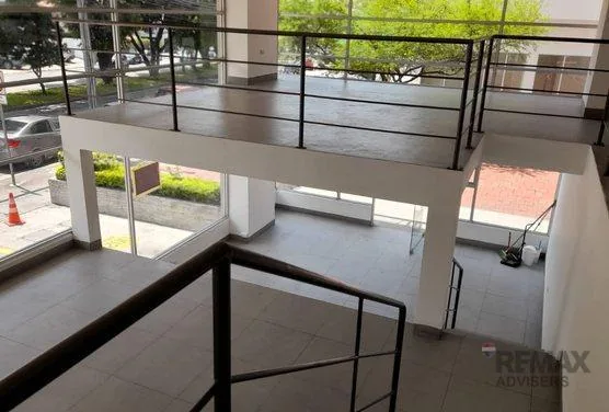Venta Local Esquinero Doble Exposicion Los Ceibos, Guayas — imagen 5