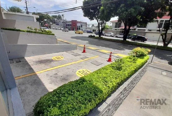 Venta Local Esquinero Doble Exposicion Los Ceibos, Guayas — imagen 3