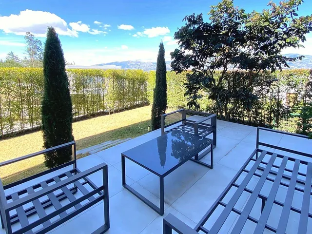 Casa en Venta · Mirácoli, Nayón · Vista Al Valle, 269 m² y Casa Club — imagen 4