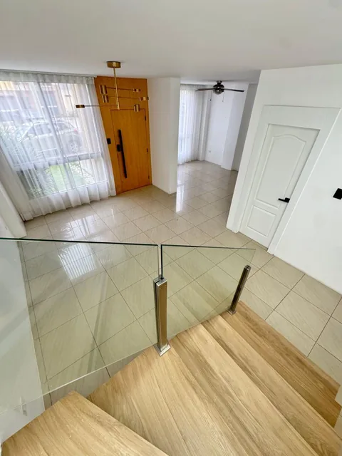 Vendo o Alquilo, Amplia Casa en Belohorizonte, 4 Dorm., 2 Salas, Patio/jardín Enorme, Guayas — imagen 5