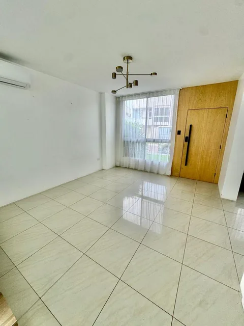 Vendo o Alquilo, Amplia Casa en Belohorizonte, 4 Dorm., 2 Salas, Patio/jardín Enorme, Guayas — imagen 2