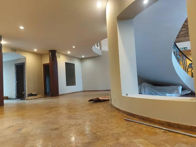 Venta/alquiler Local Comercial 700 m² - Urdesa Central, Sector Comercial, Guayas — imagen 2