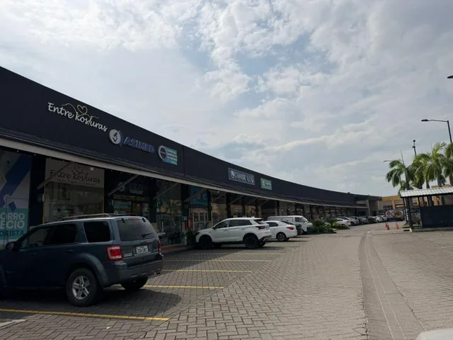 En Venta - Alquiler Local Comercial 41 m² - Plaza Comercial Oasis, Av Narcisa de Jesús, Guayas — imagen 5
