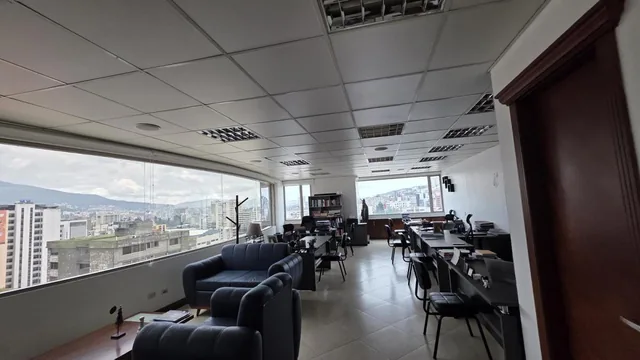 En Venta Hermosa Oficina en El Edificio Atlantic Business | 89 m² | $89.000 — imagen 3