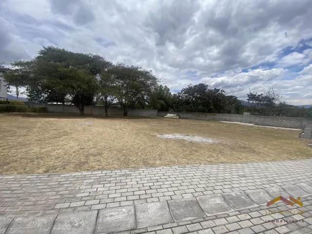 Terreno Plano en Venta en Urbanizacion Exclusiva de 9 Lotes — imagen 2