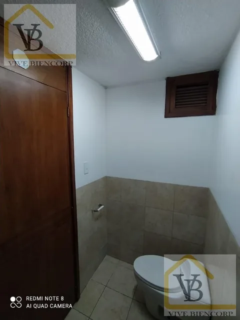 Oficina en Venta con Bodega y 2 Parqueaderos — imagen 2