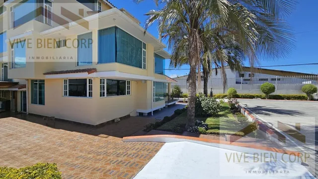 Venta Casa Independiente con Fin Comercial, Educación, Terapéutico o Vivienda en Calderón — imagen 5