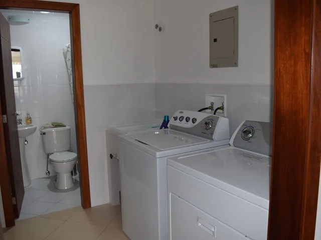Arriendo o Vendo de Lujo Departamento Gonzalez Suarez 185 m² - 3 Dorm. — imagen 4