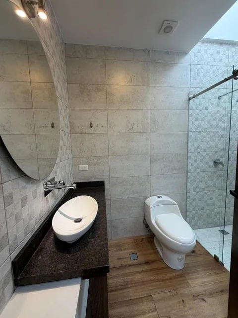Vendo Espectacular Casa en La Viña Tumbaco — imagen 5