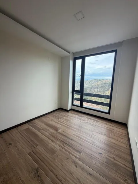 Vendo Espectacular Casa en La Viña Tumbaco — imagen 2