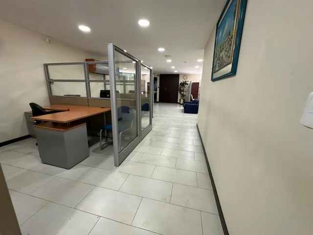 De Renta Oficina Amoblada Republica del Salvador 125 m — imagen 5