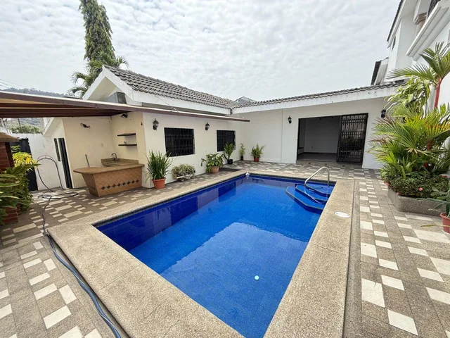 Vendo Casa en Los Parques, Guayas — imagen 2