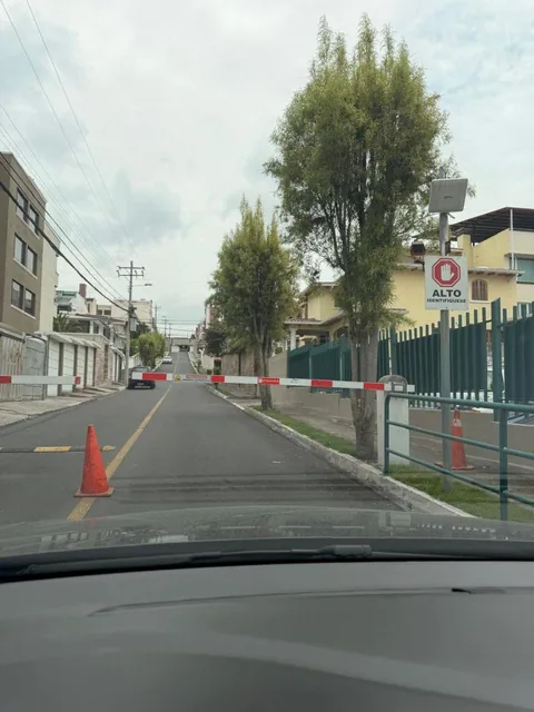 Terreno de 728 m² en Venta en Orquideas del Norte, Sector Amagasí con Guardianía 24/7 — imagen 3