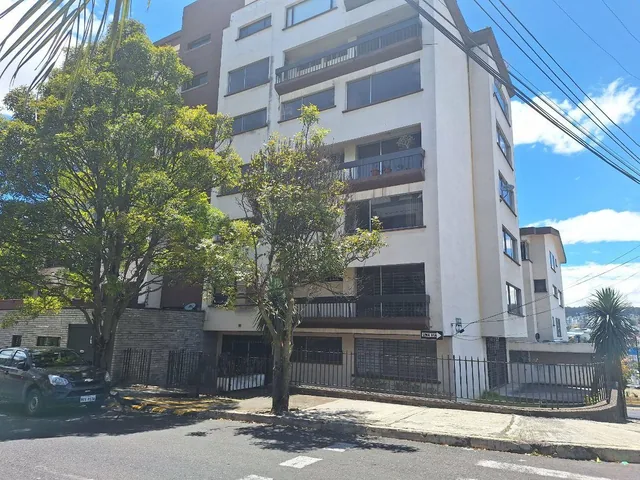 Vendo Amplio Departamento Duplex Sector Quito Tenis — imagen 5