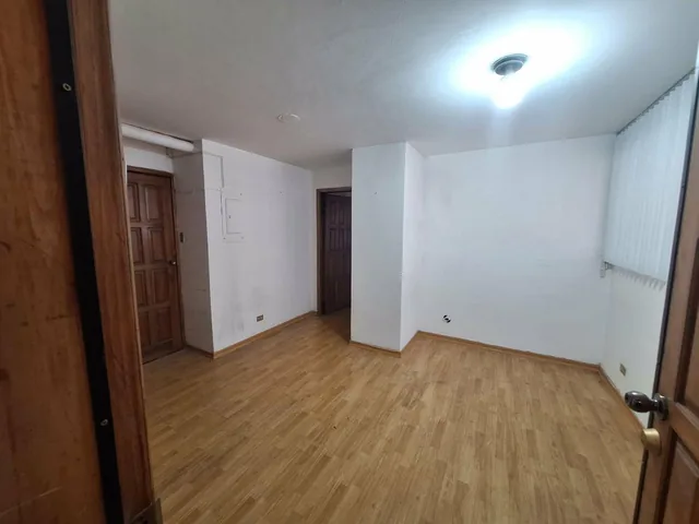 Vendo Amplio Departamento Duplex Sector Quito Tenis — imagen 3