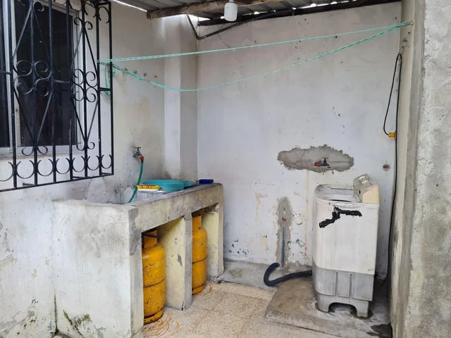 Propiedad en Venta Esquinera, Residencial y Comercial, 4 Locales - Av Domingo Comín, Sur Guayaquil, Guayas — imagen 5