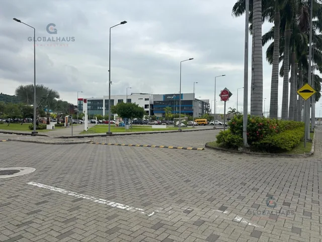 Alquiler de Terreno Esquinero en Plaza Nexus. m. B. Guayas — imagen 4