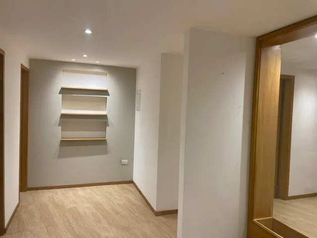 Vendo Arriendo Excelente Oficina Bien Ubicada - Sector Cumbaya — imagen 3