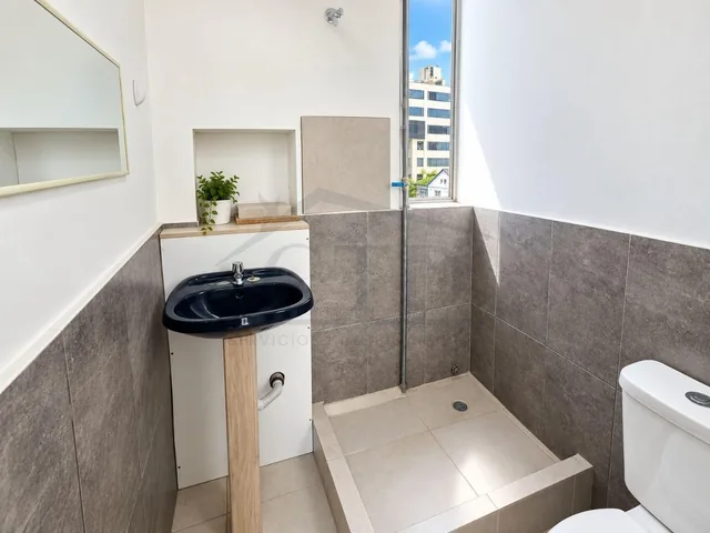 Oficina en Venta – Sector 6 de Diciembre y Colon | $69.000 — imagen 2