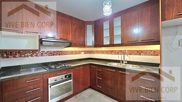 Vendo Casa de Dos Plantas en El Pinar Alto Dentro de Urbanización y con Seguridad de Primera — imagen 4