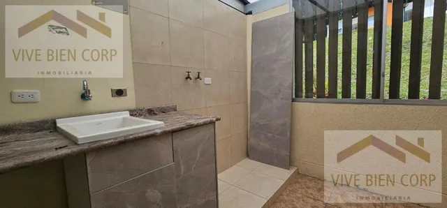 Vendo Casa de Dos Plantas en El Pinar Alto Dentro de Urbanización y con Seguridad de Primera — imagen 2