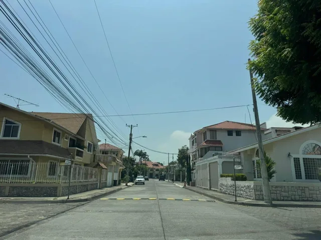 Terreno en Venta 672 m² - Salida Al Río - Urb. Aquamarina, Vía a Samborondón, Guayas — imagen 2