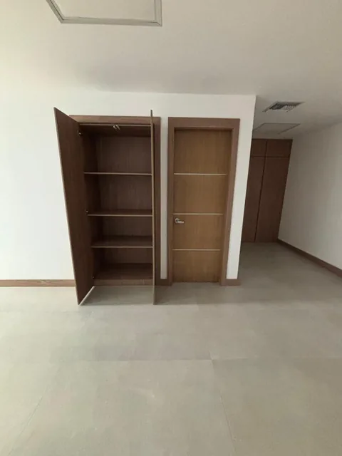 Oficina en Venta, Totalmente Remodelada – Edificio Professional Center, Guayas — imagen 4