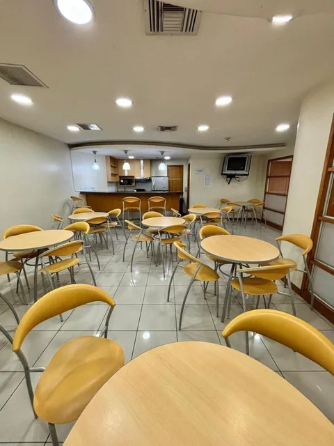 Oficina en Venta, Totalmente Remodelada – Edificio Professional Center, Guayas — imagen 2