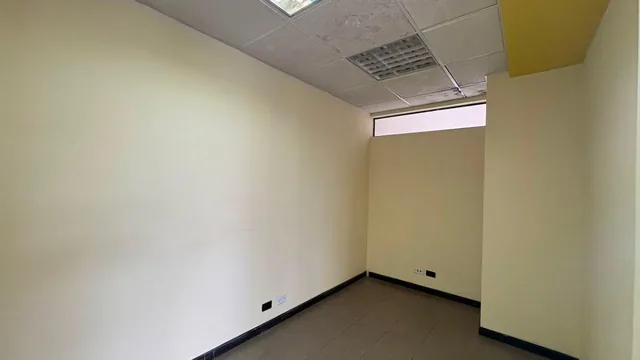 Vendo Oficina Av Amazonas Frente Al Parque La Carolina — imagen 2