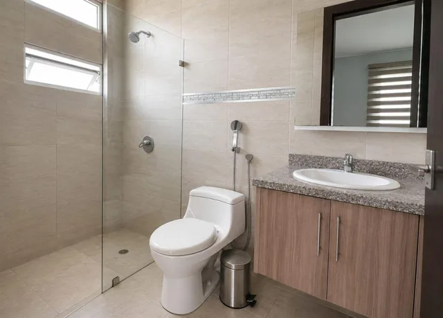 Casa en Venta de 3 Pisos, 4 Dorm. | Conjunto Privado – Tumbaco — imagen 5